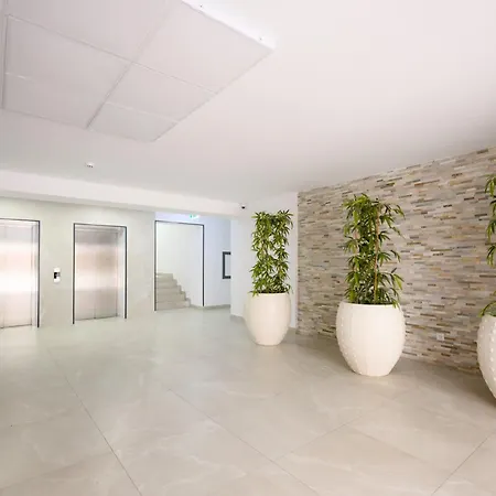 Appartamento Charming Hideaway Inspired By El Profesor's Intrigue