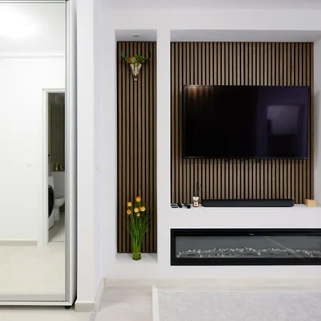 Charming Hideaway Inspired By El Profesor's Intrigue Apartament