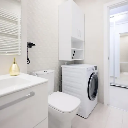 Apartament Charming Hideaway Inspired By El Profesor's Intrigue *