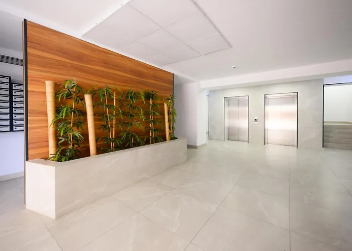 Charming Hideaway Inspired By El Profesor's Intrigue * Bukarest