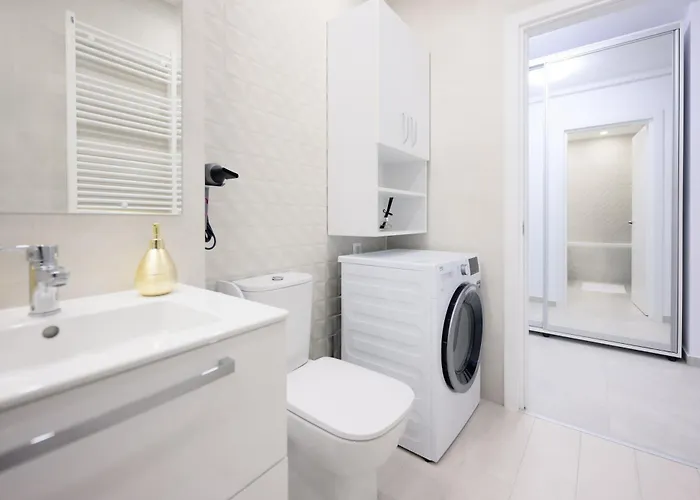 Apartamento Charming Hideaway Inspired By El Profesor's Intrigue *